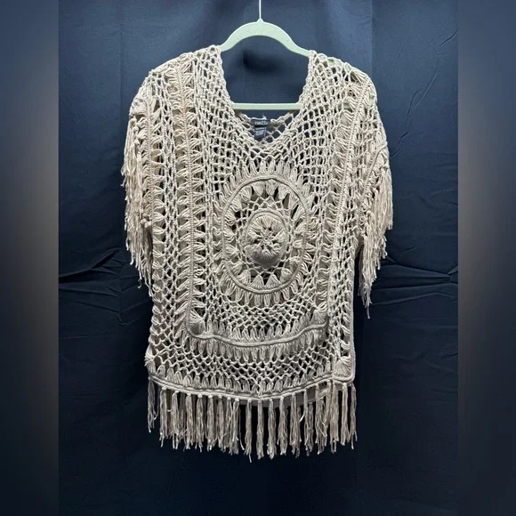 Rue21 Beige Crochet Knit Poncho Sz XL (15ai) - Picture 1 of 4